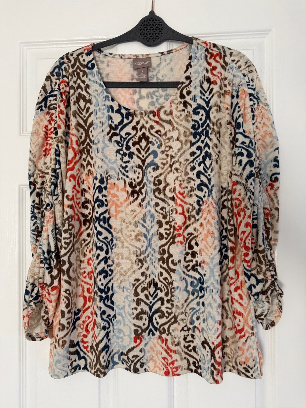 Chico’s Size 3 Damask Print Knit Top 3/4 Ruched Sleeve Scoop Neck XL 16/18